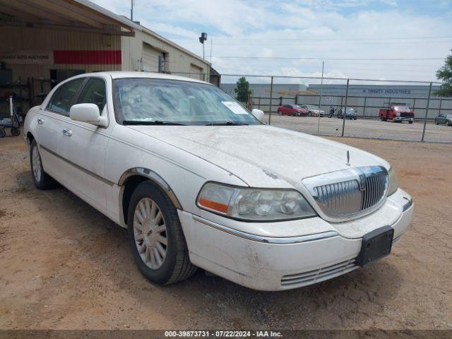  Salvage Lincoln Towncar