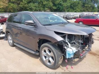  Salvage Toyota Highlander