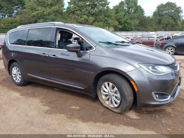  Salvage Chrysler Pacifica