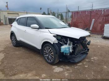  Salvage Nissan Kicks