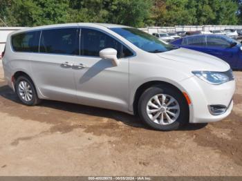  Salvage Chrysler Pacifica