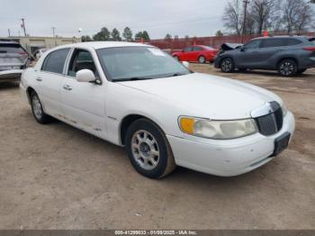  Salvage Lincoln Towncar