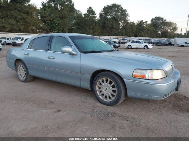  Salvage Lincoln Towncar