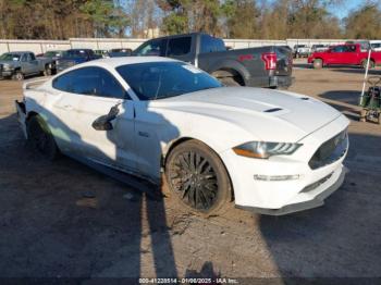  Salvage Ford Mustang