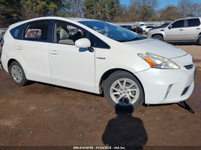  Salvage Toyota Prius v