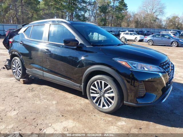  Salvage Nissan Kicks