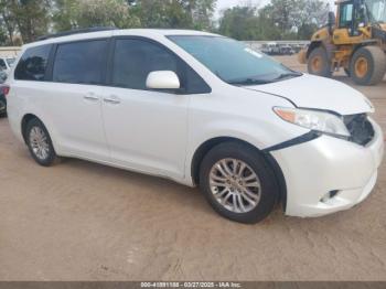  Salvage Toyota Sienna