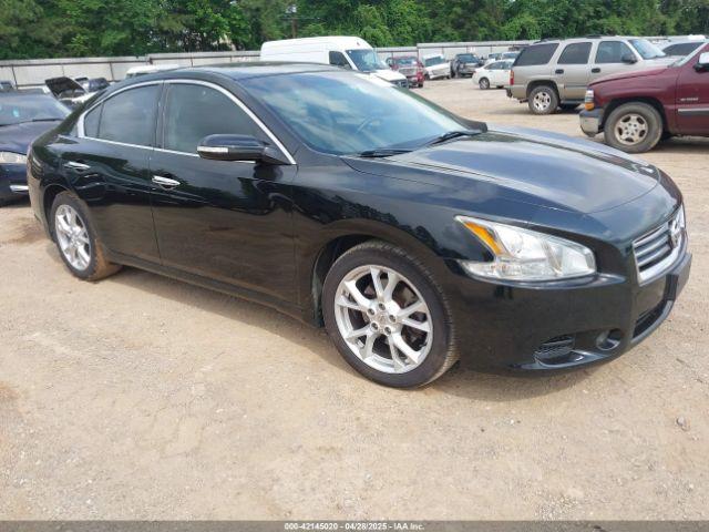  Salvage Nissan Maxima
