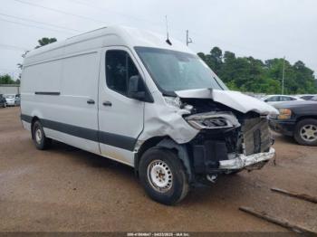  Salvage Mercedes-Benz Sprinter 2500