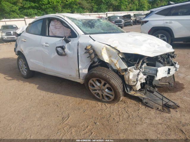  Salvage Toyota Yaris