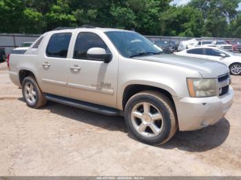  Salvage Chevrolet Avalanche 1500