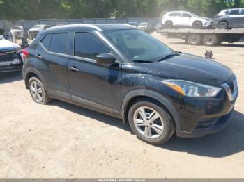  Salvage Nissan Kicks