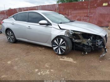  Salvage Nissan Altima
