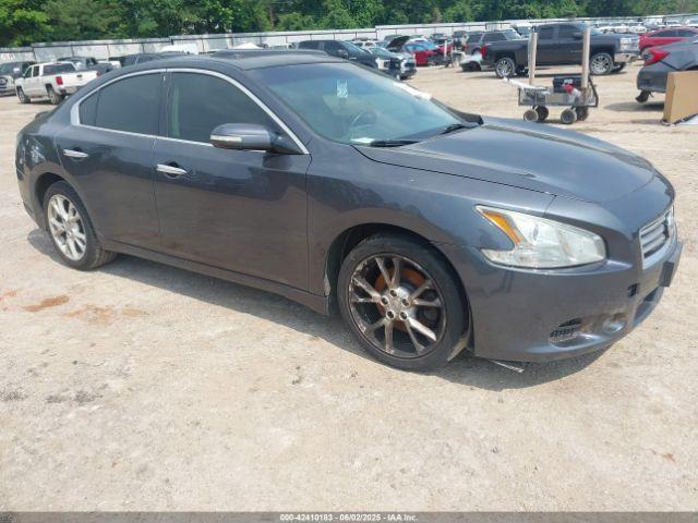  Salvage Nissan Maxima