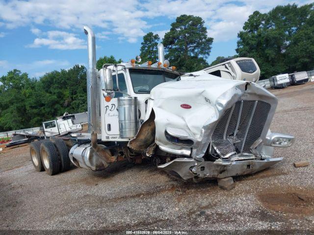 Salvage Peterbilt 389