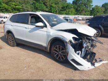  Salvage Volkswagen Tiguan