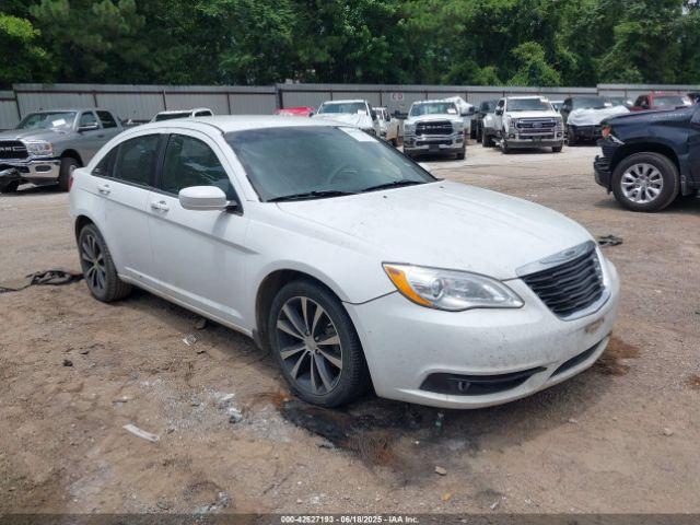  Salvage Chrysler 200