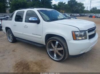  Salvage Chevrolet Avalanche 1500