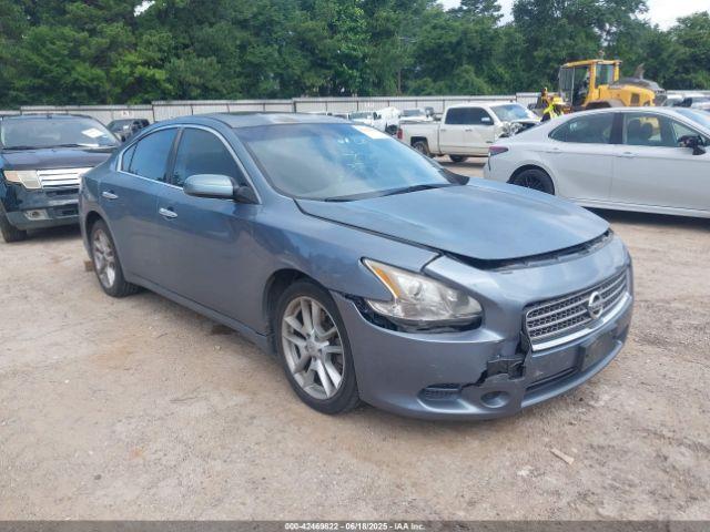  Salvage Nissan Maxima