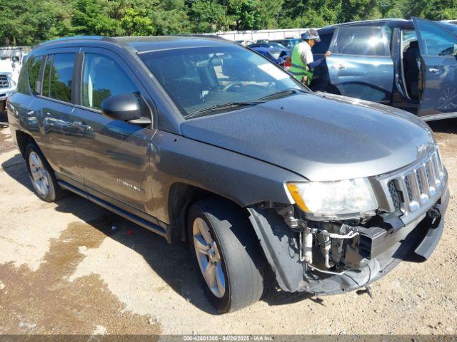  Salvage Jeep Compass