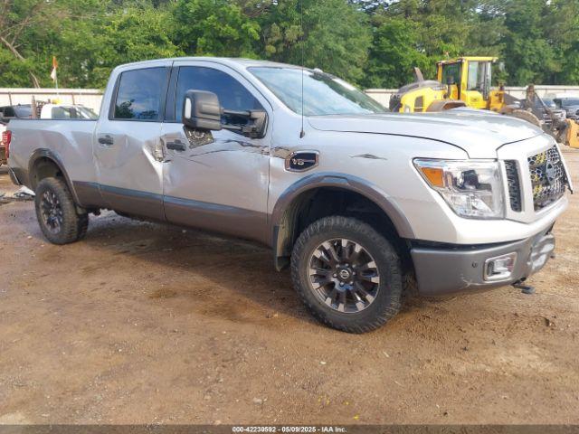  Salvage Nissan Titan