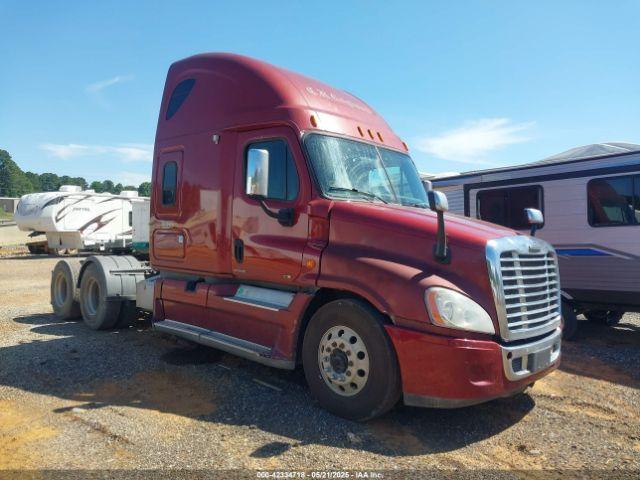  Salvage Freightliner Cascadia 125