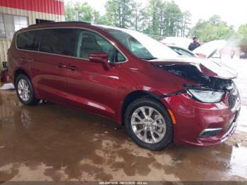  Salvage Chrysler Pacifica