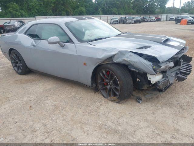  Salvage Dodge Challenger