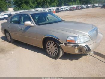  Salvage Lincoln Towncar