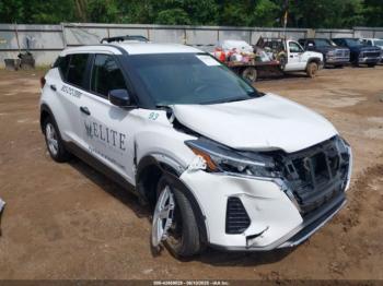  Salvage Nissan Kicks