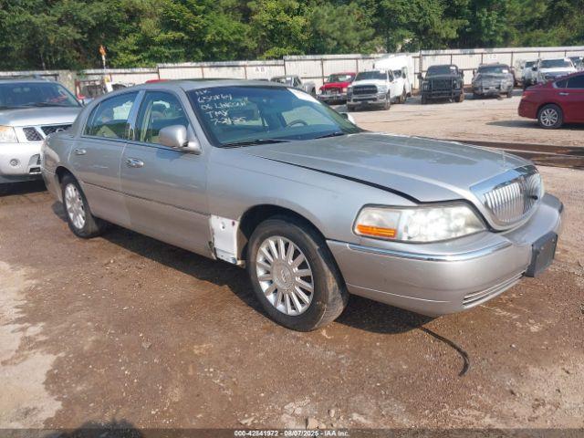  Salvage Lincoln Towncar