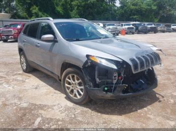  Salvage Jeep Cherokee