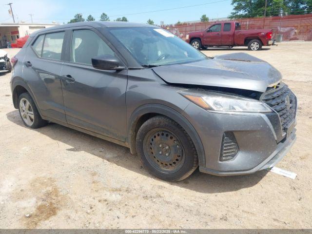  Salvage Nissan Kicks
