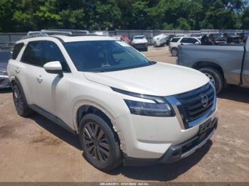  Salvage Nissan Pathfinder