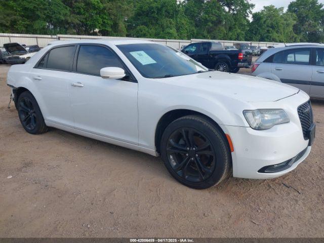  Salvage Chrysler 300