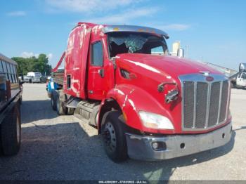  Salvage Peterbilt 579