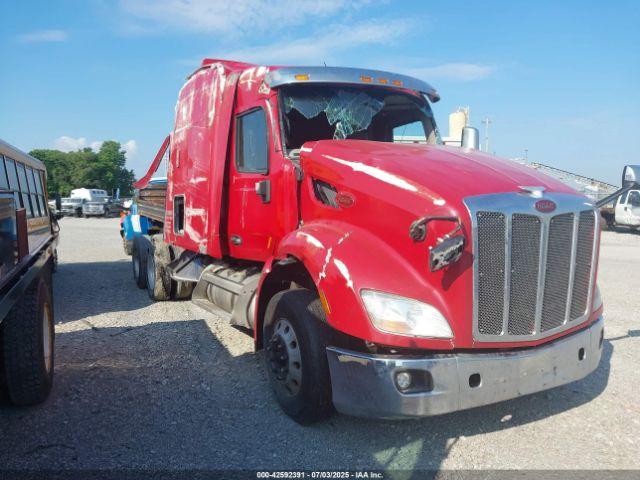  Salvage Peterbilt 579