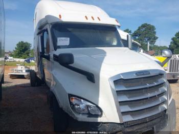  Salvage Freightliner New Cascadia 126