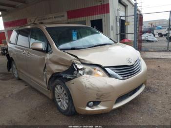  Salvage Toyota Sienna