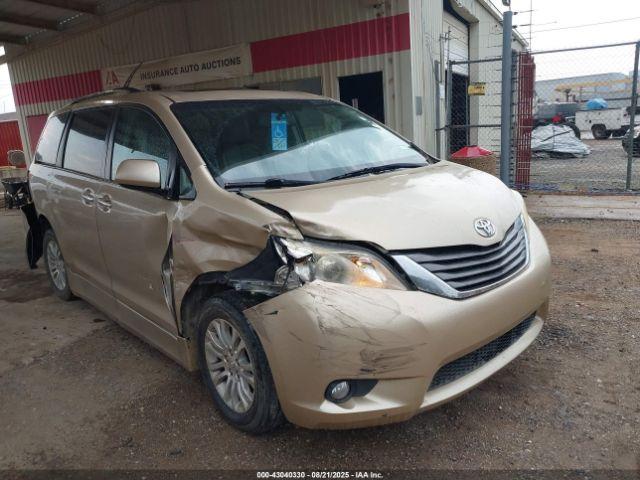  Salvage Toyota Sienna