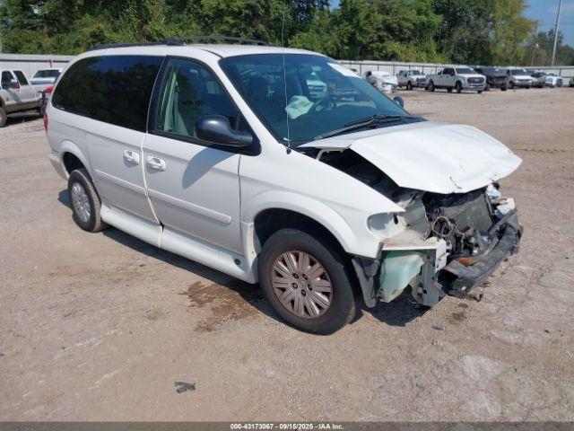  Salvage Chrysler Town & Country