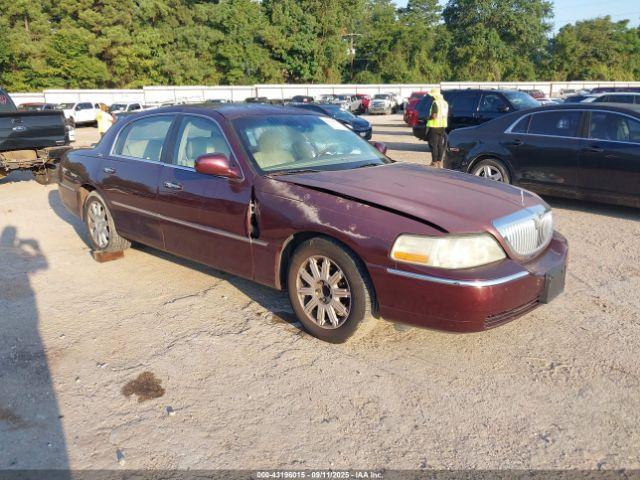  Salvage Lincoln Towncar