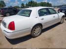 Lincoln Towncar Signature Limited Image 11