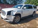 GMC Yukon Denali Image 3
