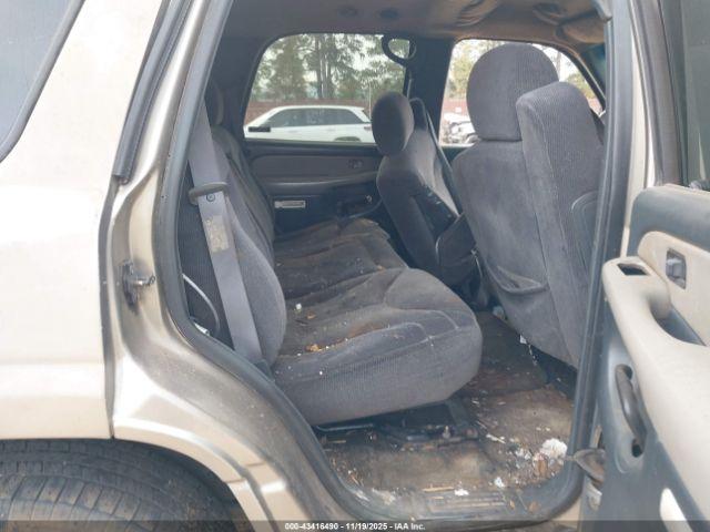 GMC Yukon Sle Image 6