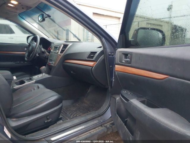 Subaru Outback 2.5i Limited Image 10