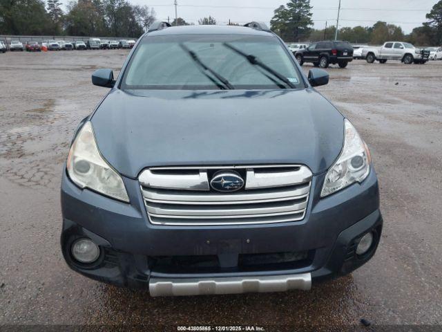 Subaru Outback 2.5i Limited Image 11
