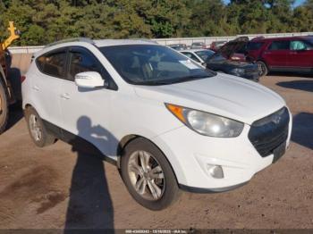  Salvage Hyundai TUCSON