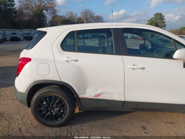 Chevrolet Trax 1ls Image 2