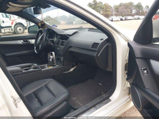 Mercedes-Benz C-Class Image 6